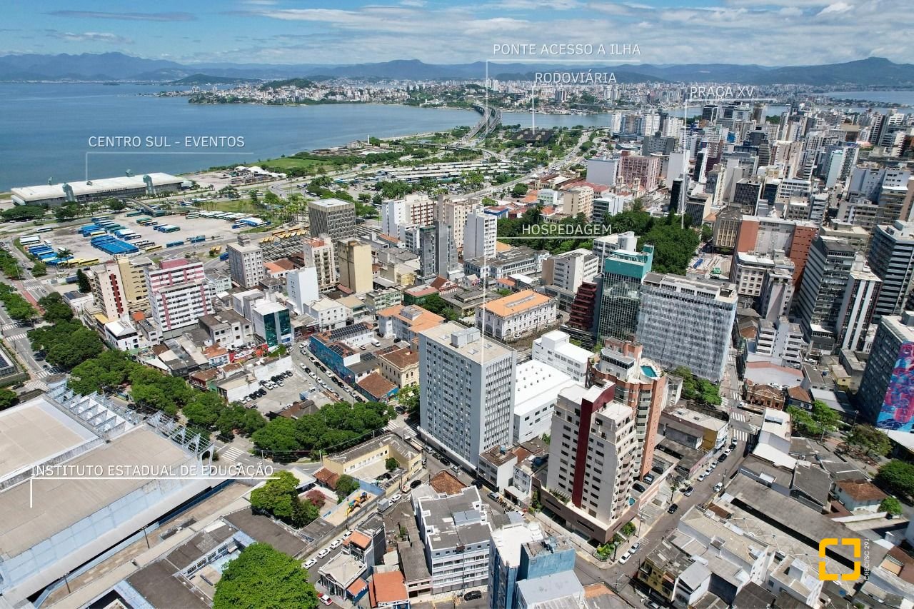 Apartamento com 46m², 2 quartos, no bairro Centro em Florianópolis