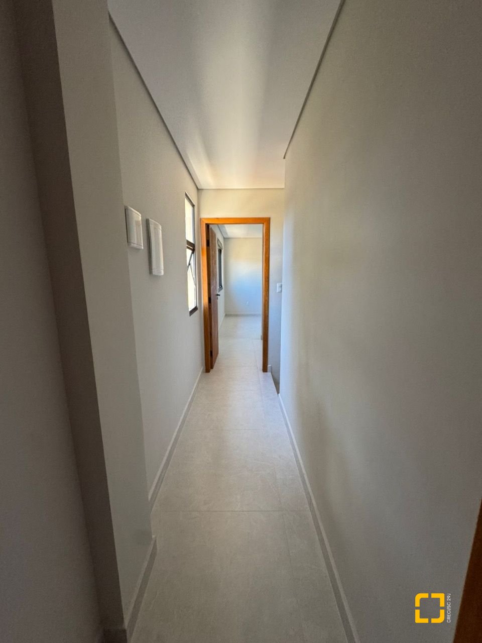 Casa com 135m², 5 quartos (sendo 1 suíte), 2 garagens, no bairro Rio Vermelho em Florianópolis