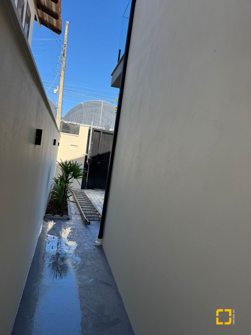 Casa com 135m², 5 quartos (sendo 1 suíte), 2 garagens, no bairro Rio Vermelho em Florianópolis