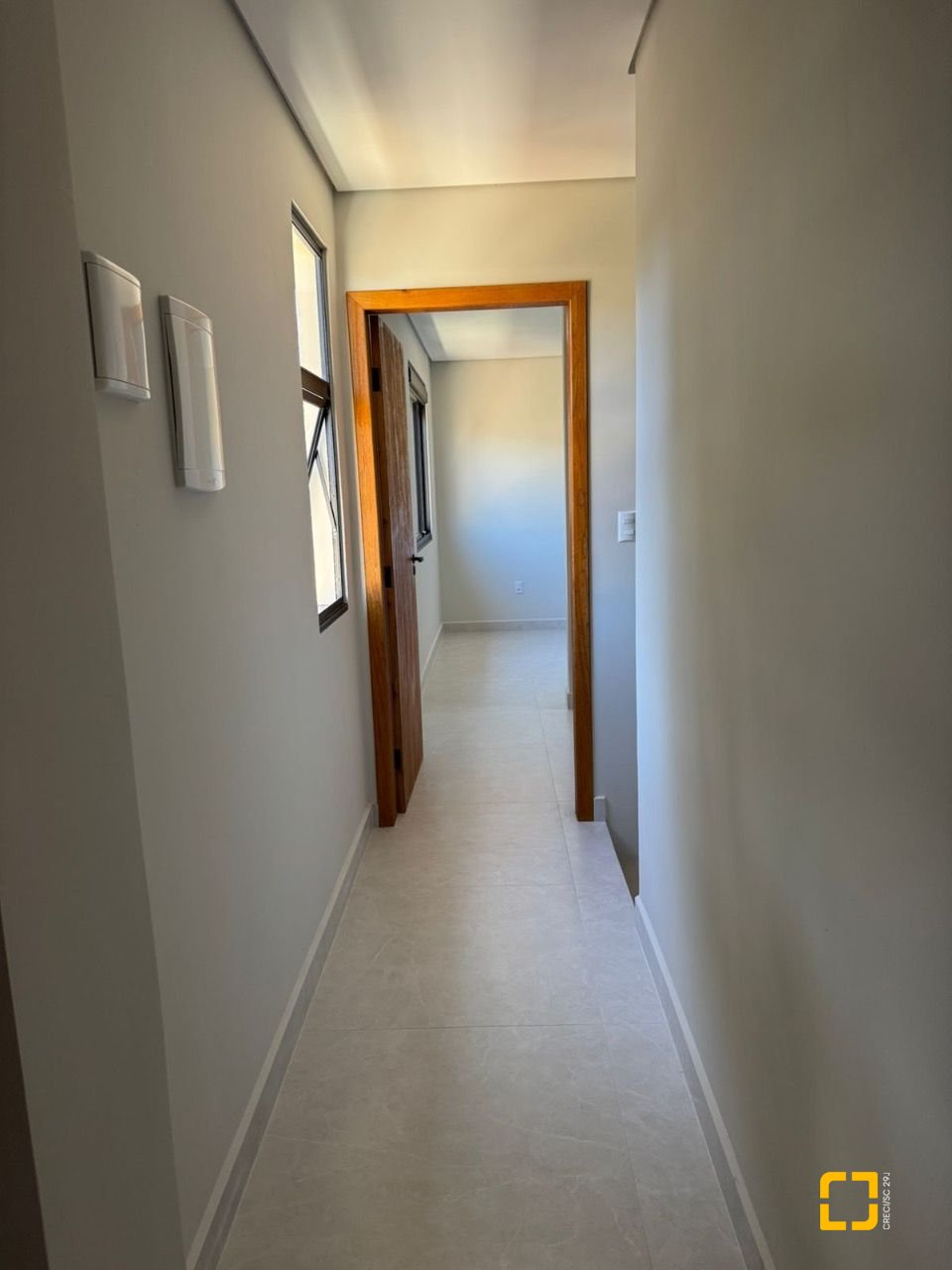 Casa com 135m², 5 quartos (sendo 1 suíte), 2 garagens, no bairro Rio Vermelho em Florianópolis