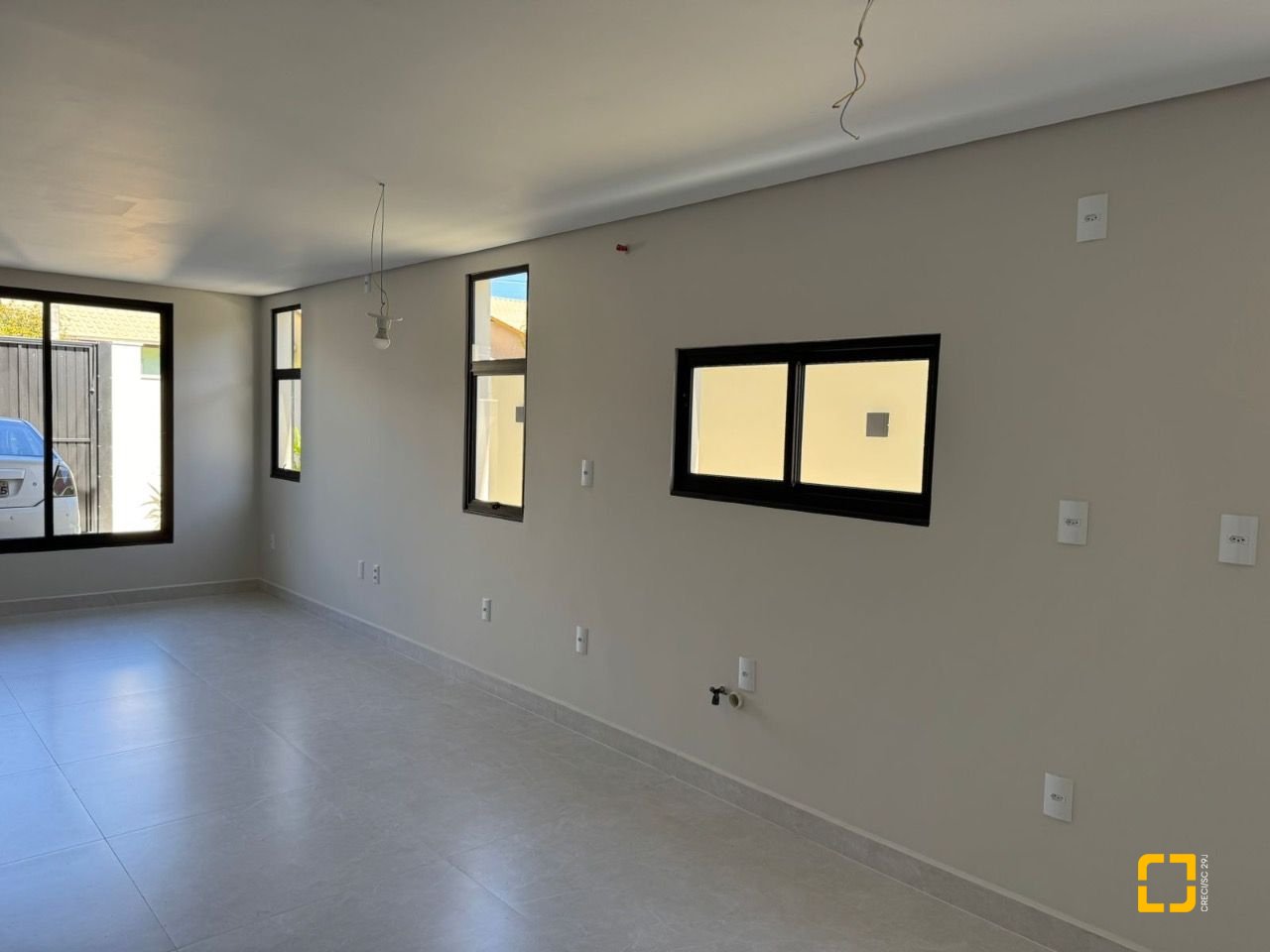Casa com 135m², 5 quartos (sendo 1 suíte), 2 garagens, no bairro Rio Vermelho em Florianópolis