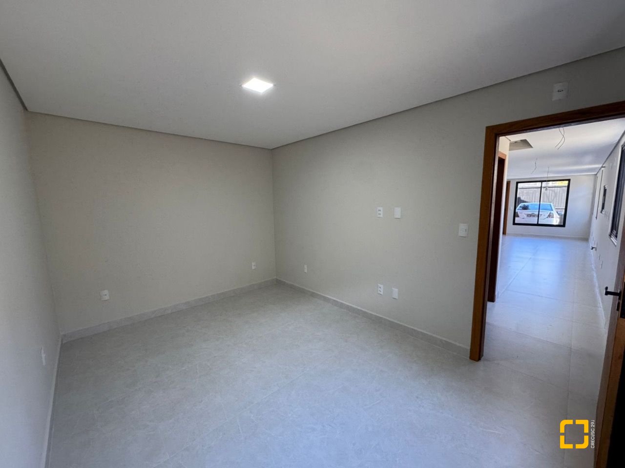 Casa com 135m², 5 quartos (sendo 1 suíte), 2 garagens, no bairro Rio Vermelho em Florianópolis