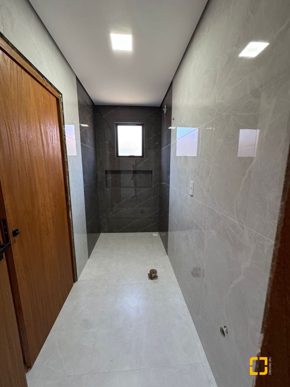 Casa com 135m², 5 quartos (sendo 1 suíte), 2 garagens, no bairro Rio Vermelho em Florianópolis