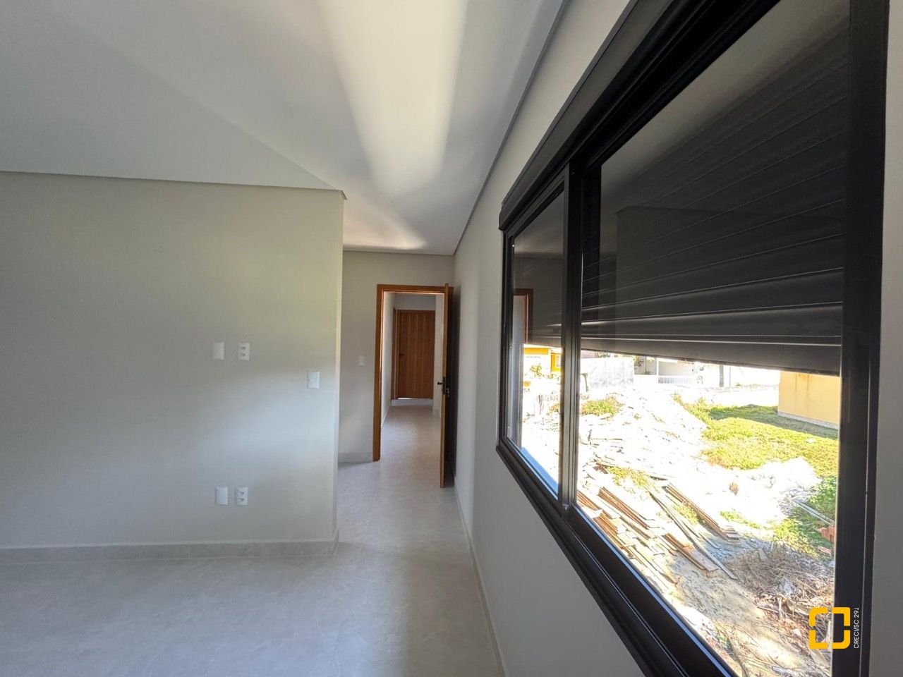Casa com 135m², 5 quartos (sendo 1 suíte), 2 garagens, no bairro Rio Vermelho em Florianópolis