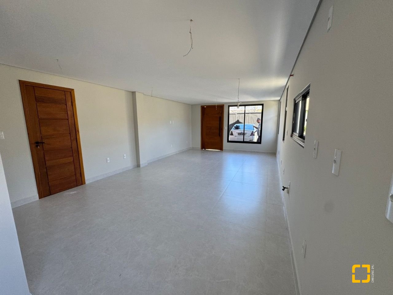 Casa com 135m², 5 quartos (sendo 1 suíte), 2 garagens, no bairro Rio Vermelho em Florianópolis