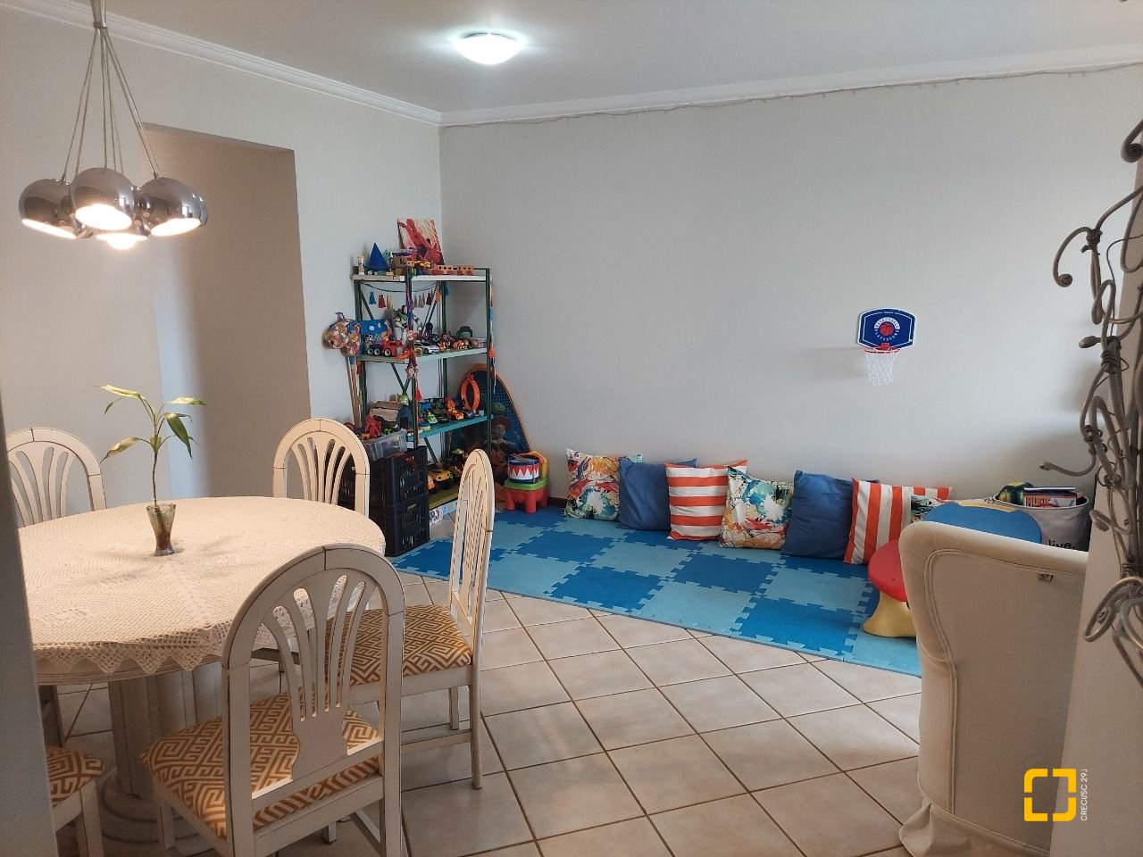 Apartamento com 108m², 4 quartos (sendo 1 suíte), 1 garagem, no bairro Bom Abrigo em Florianópolis