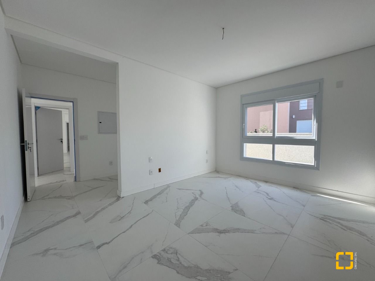 Casa de Condomínio com 360m², 8 quartos (sendo 4 suítes), 4 garagens, no bairro Ingleses em Florianópolis