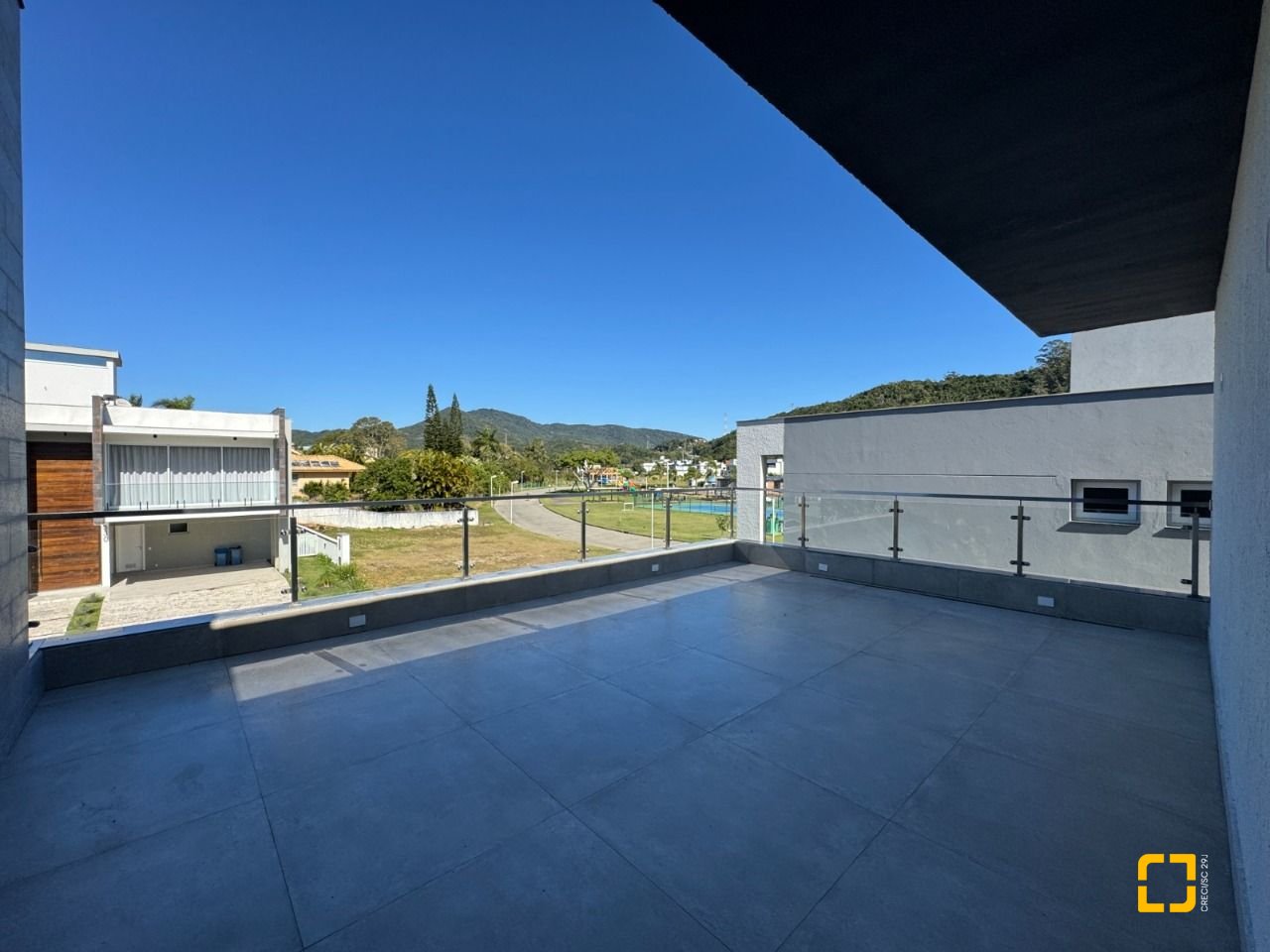 Casa de Condomínio com 360m², 8 quartos (sendo 4 suítes), 4 garagens, no bairro Ingleses em Florianópolis