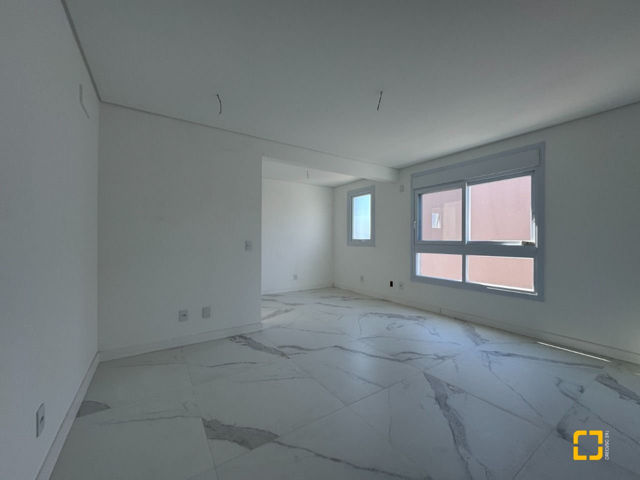 Casa de Condomínio com 360m², 8 quartos (sendo 4 suítes), 4 garagens, no bairro Ingleses em Florianópolis