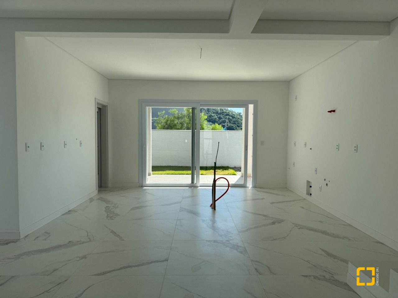 Casa de Condomínio com 360m², 8 quartos (sendo 4 suítes), 4 garagens, no bairro Ingleses em Florianópolis