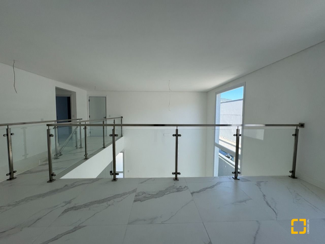 Casa de Condomínio com 360m², 8 quartos (sendo 4 suítes), 4 garagens, no bairro Ingleses em Florianópolis