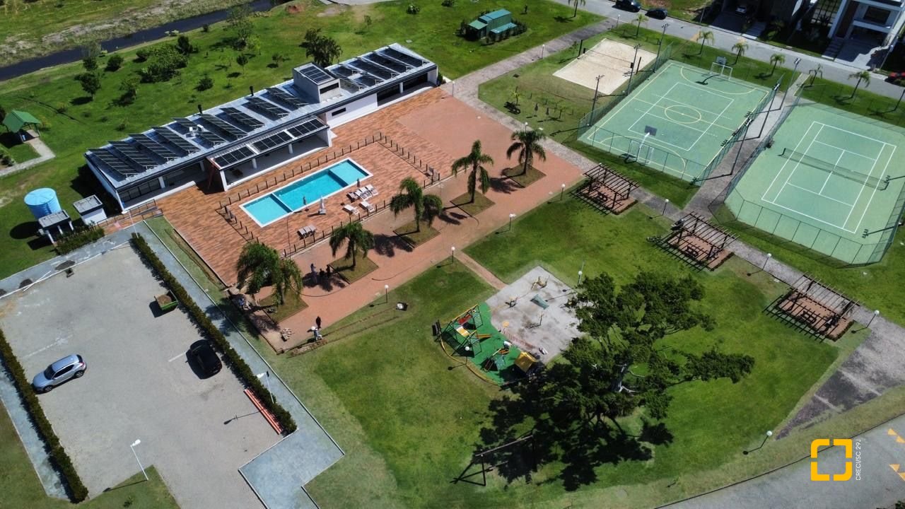 Casa de Condomínio com 360m², 8 quartos (sendo 4 suítes), 4 garagens, no bairro Ingleses em Florianópolis