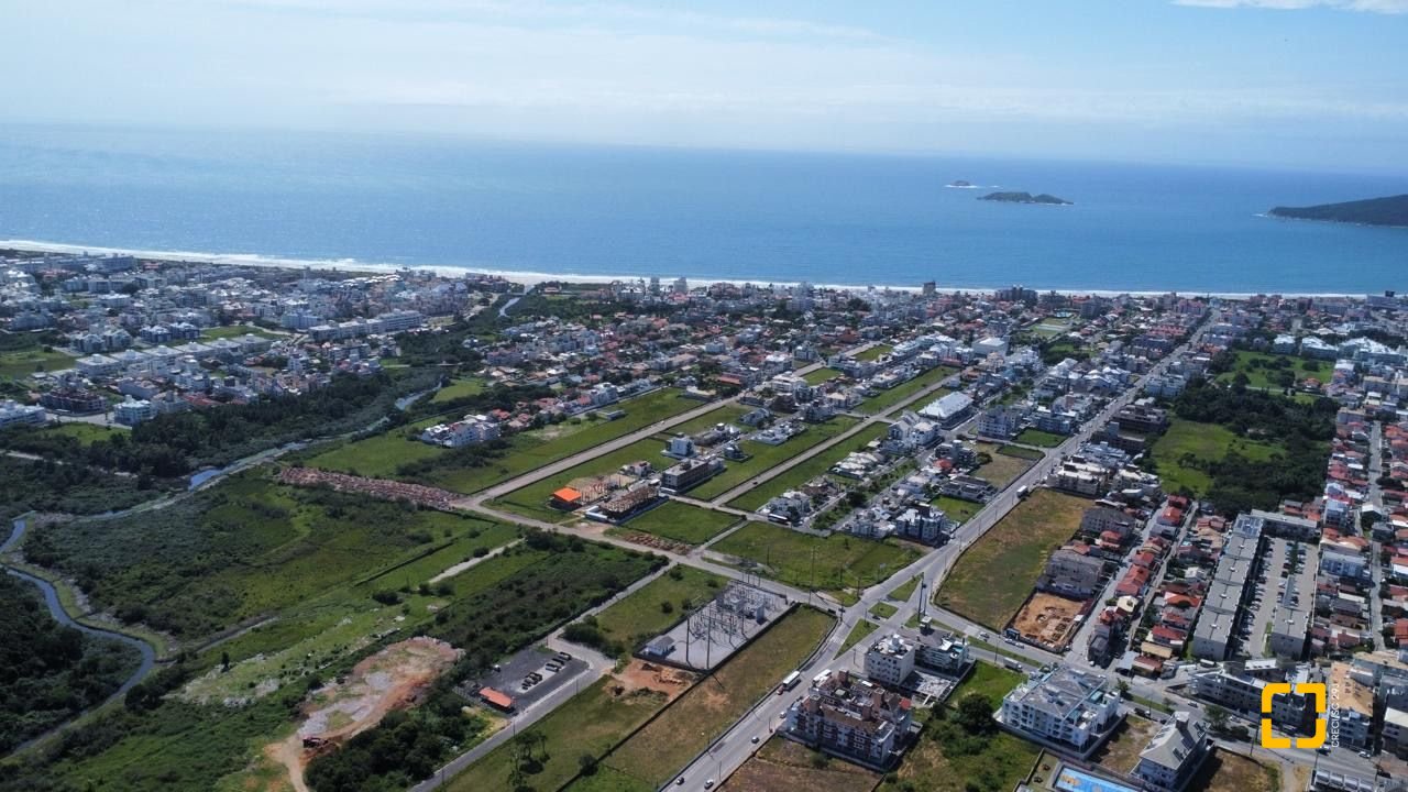 Casa de Condomínio com 360m², 8 quartos (sendo 4 suítes), 4 garagens, no bairro Ingleses em Florianópolis