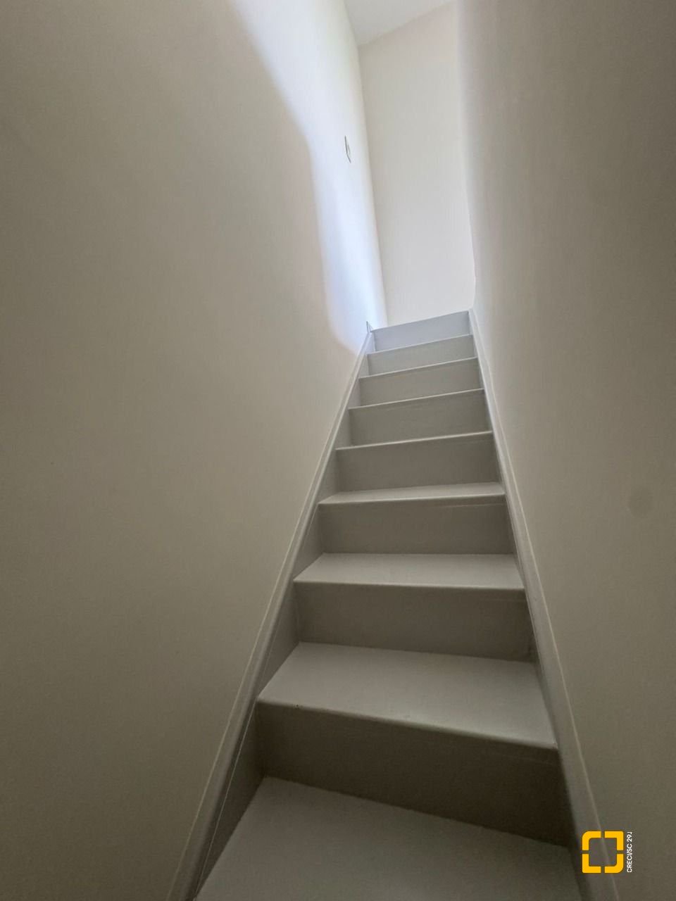 Casa de Condomínio com 192m², 5 quartos (sendo 1 suíte), 2 garagens, no bairro Cachoeira do Bom Jesus em Florianópolis