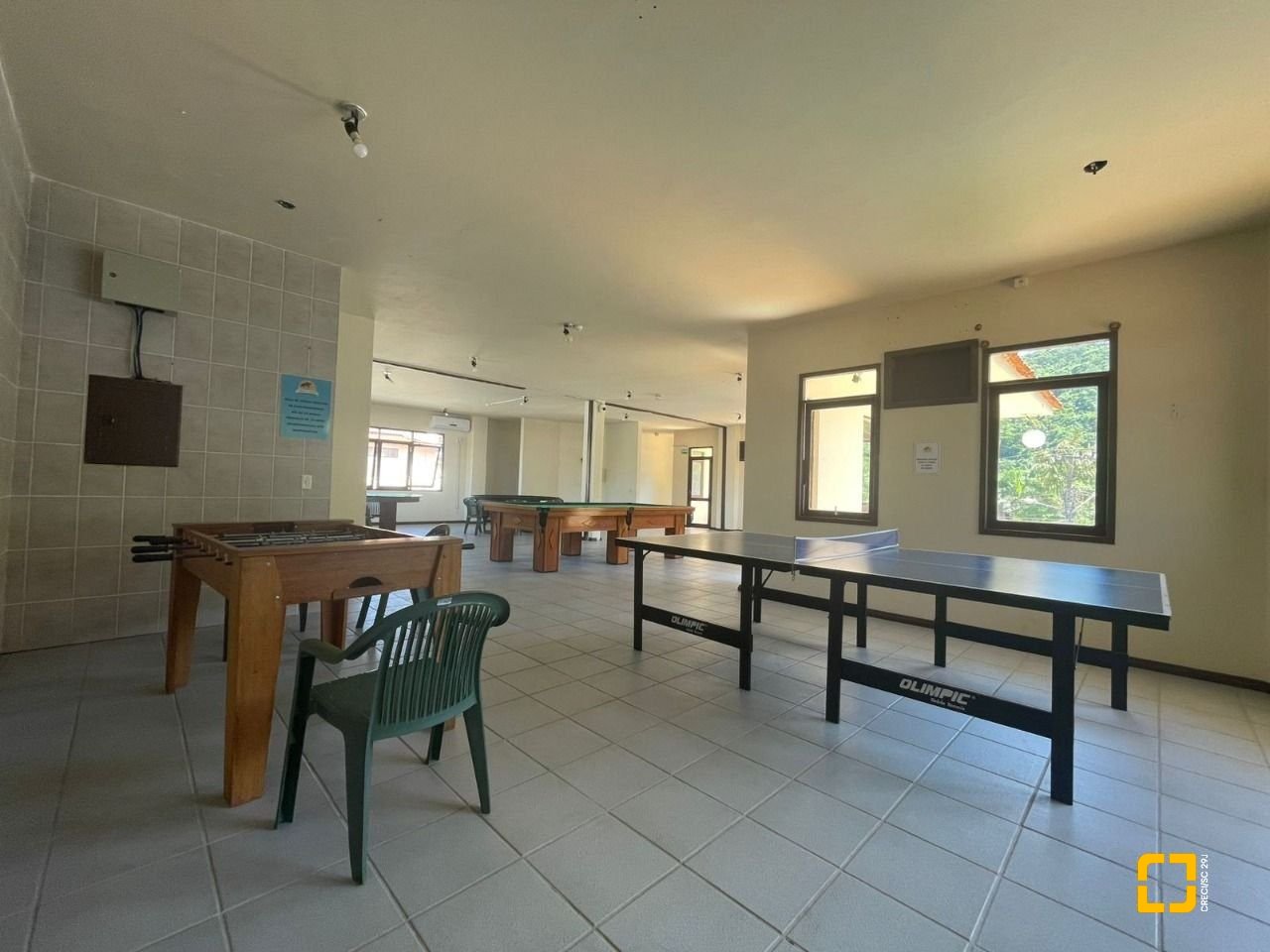 Casa de Condomínio com 192m², 5 quartos (sendo 1 suíte), 2 garagens, no bairro Cachoeira do Bom Jesus em Florianópolis