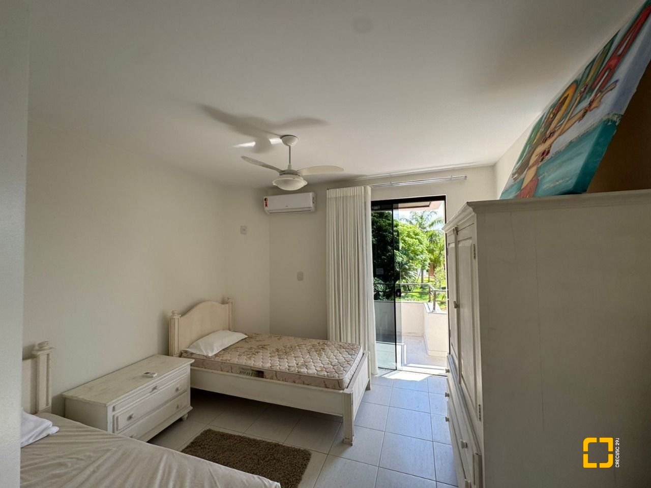 Casa de Condomínio com 192m², 5 quartos (sendo 1 suíte), 2 garagens, no bairro Cachoeira do Bom Jesus em Florianópolis