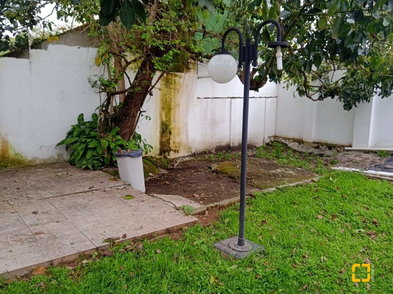 Casa com 130m², 2 quartos, 3 garagens, no bairro Balneário em Florianópolis