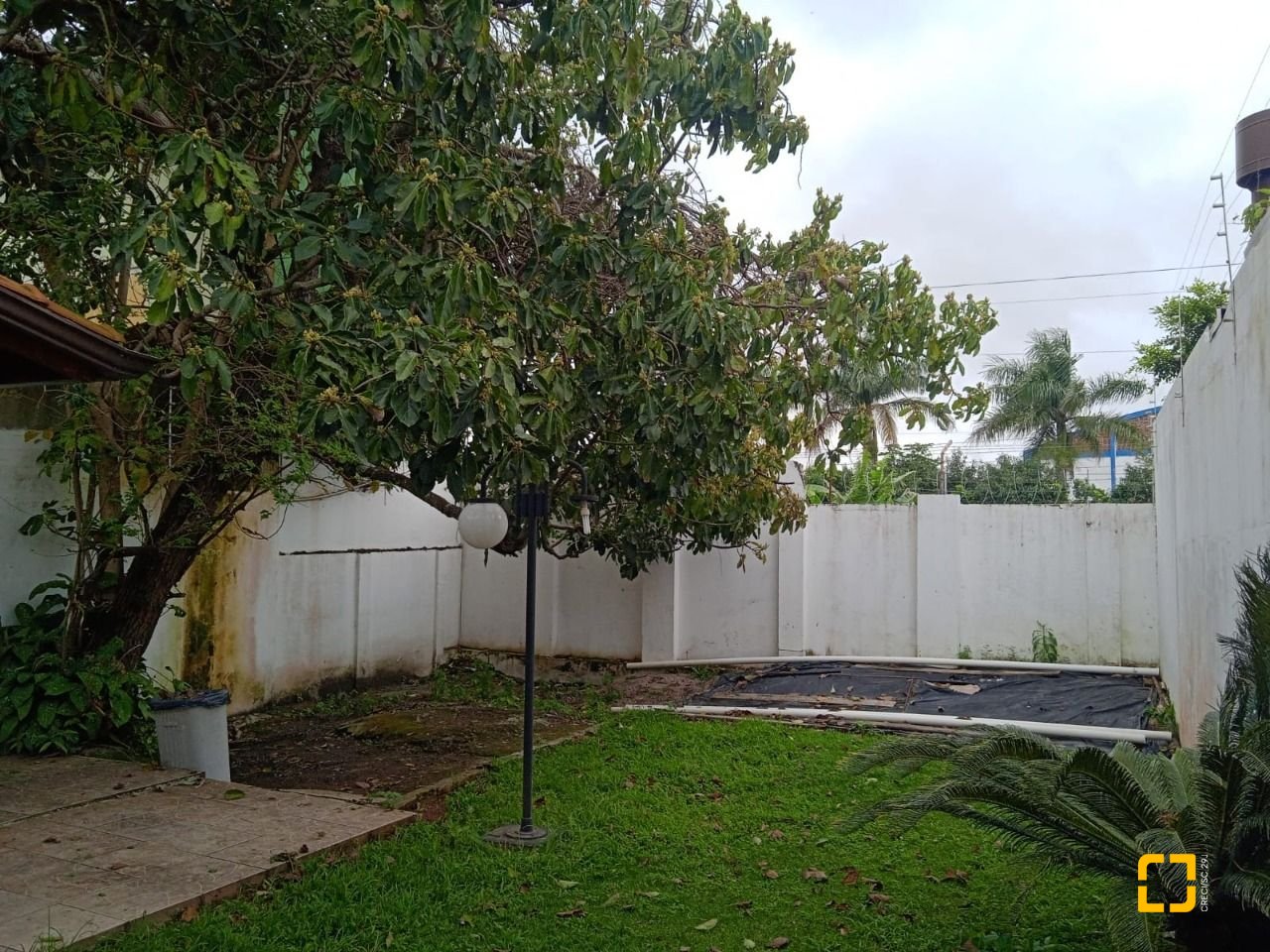 Casa com 130m², 2 quartos, 3 garagens, no bairro Balneário em Florianópolis