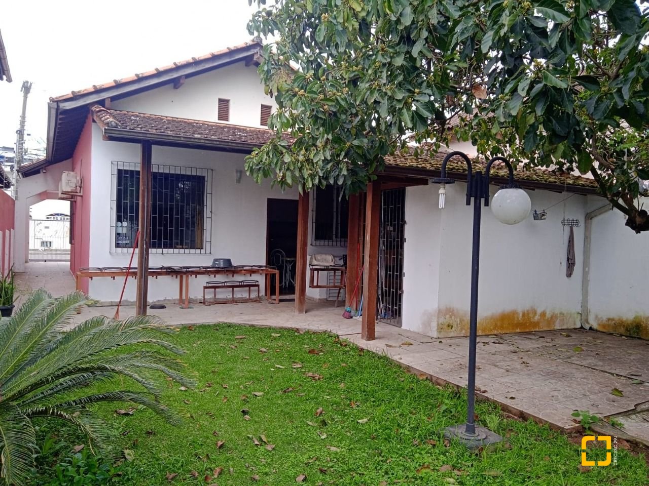 Casa com 130m², 2 quartos, 3 garagens, no bairro Balneário em Florianópolis
