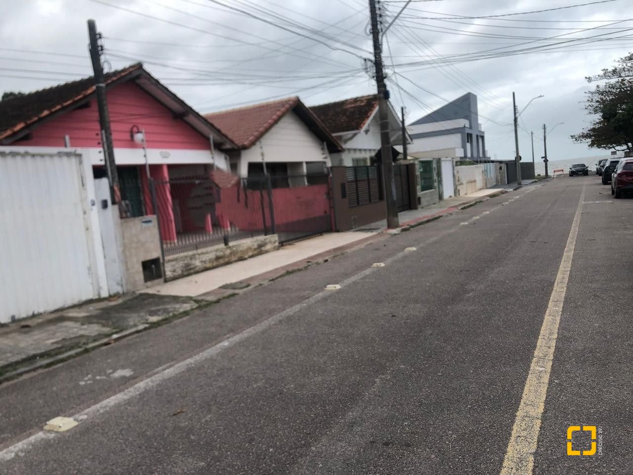 Casa com 130m², 2 quartos, 3 garagens, no bairro Balneário em Florianópolis