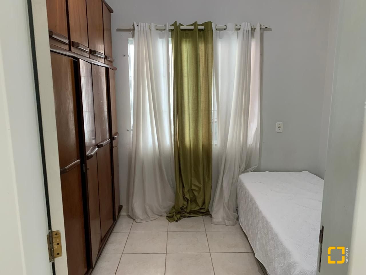 Casa com 145m², 5 quartos (sendo 1 suíte), 5 garagens, no bairro Centro em São José