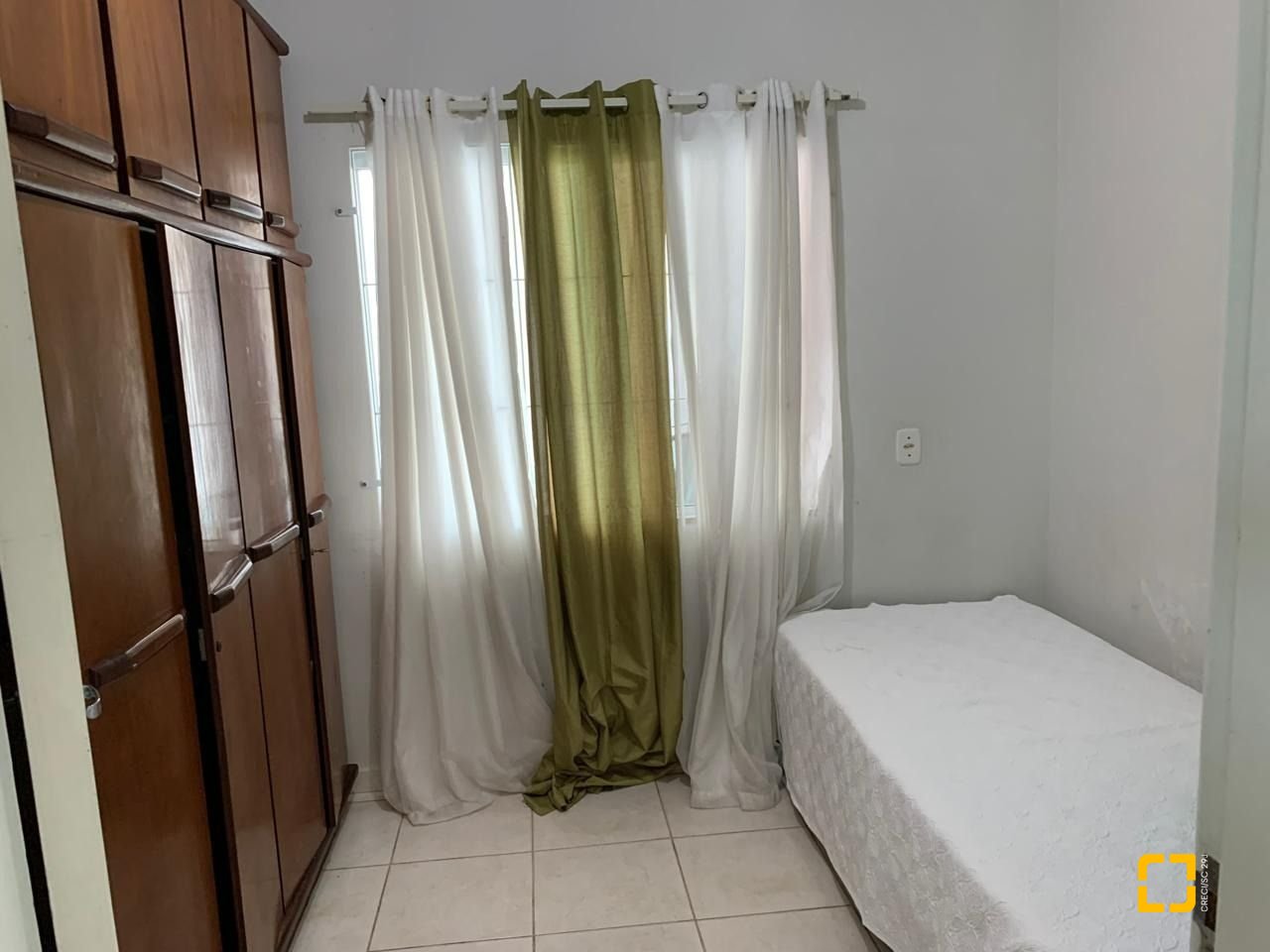 Casa com 145m², 5 quartos (sendo 1 suíte), 5 garagens, no bairro Centro em São José