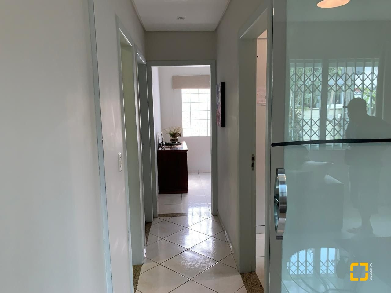 Casa com 145m², 5 quartos (sendo 1 suíte), 5 garagens, no bairro Centro em São José
