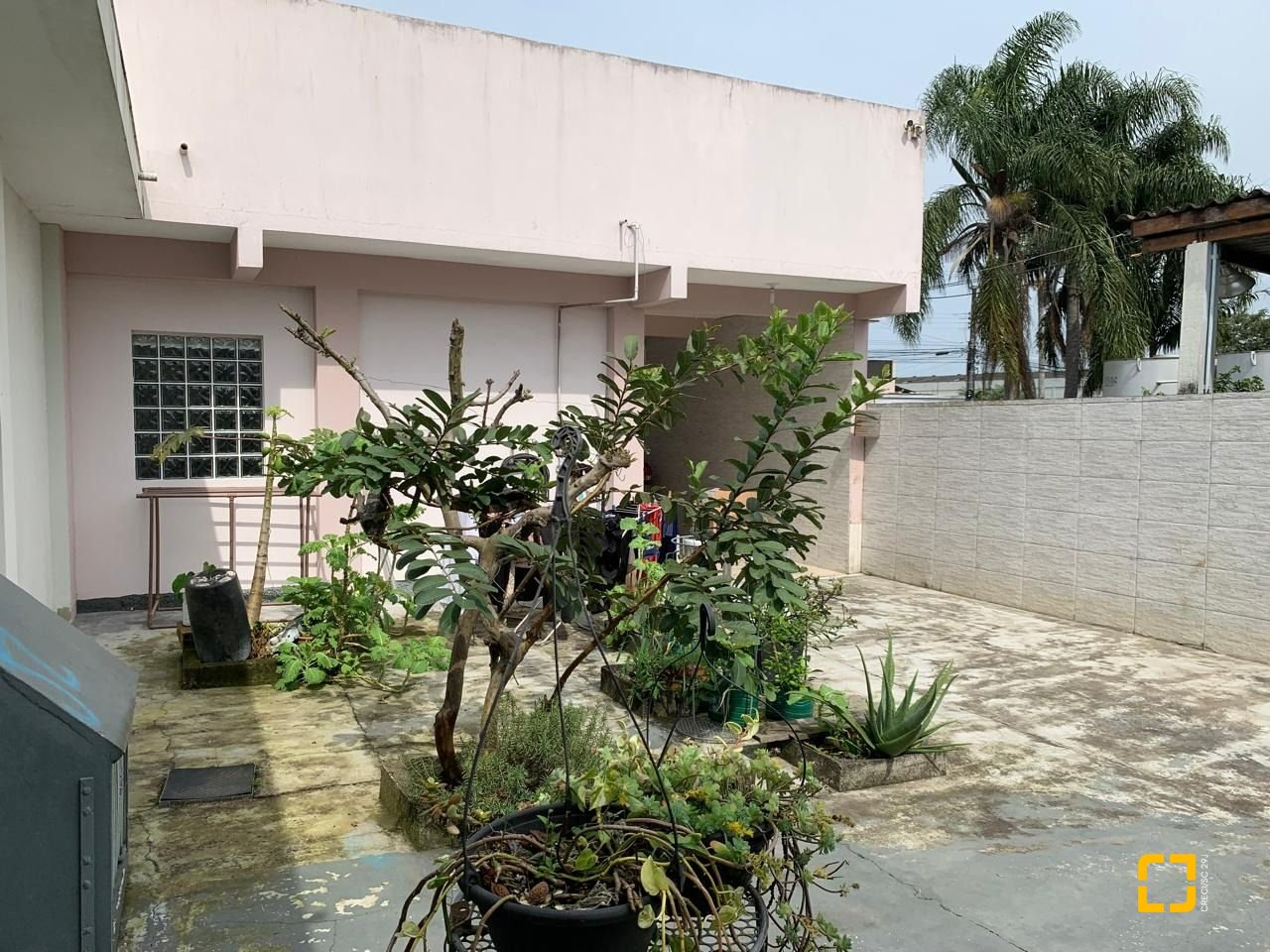 Casa com 145m², 5 quartos (sendo 1 suíte), 5 garagens, no bairro Centro em São José