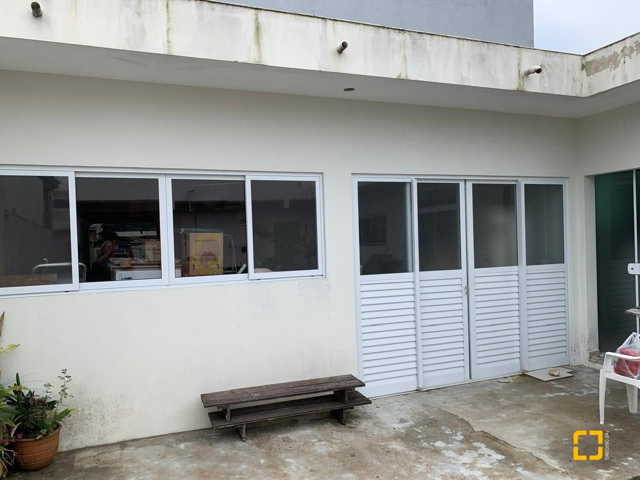 Casa com 145m², 5 quartos (sendo 1 suíte), 5 garagens, no bairro Centro em São José