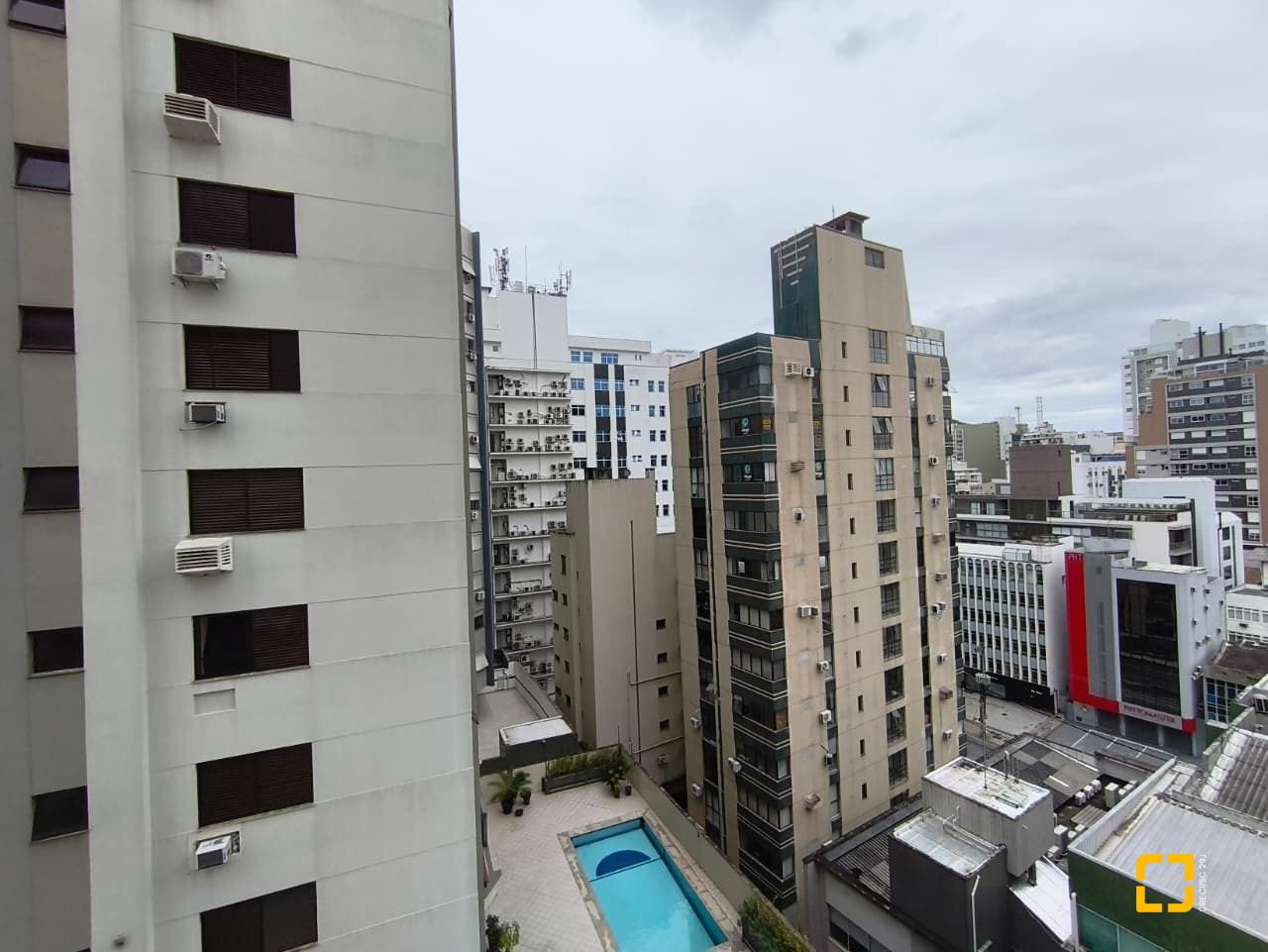 Apartamento com 92m², 3 quartos (sendo 1 suíte), 1 garagem, no bairro Centro em Florianópolis
