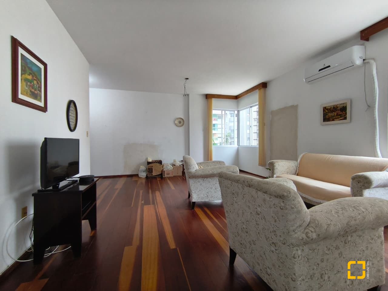 Apartamento com 92m², 3 quartos (sendo 1 suíte), 1 garagem, no bairro Centro em Florianópolis