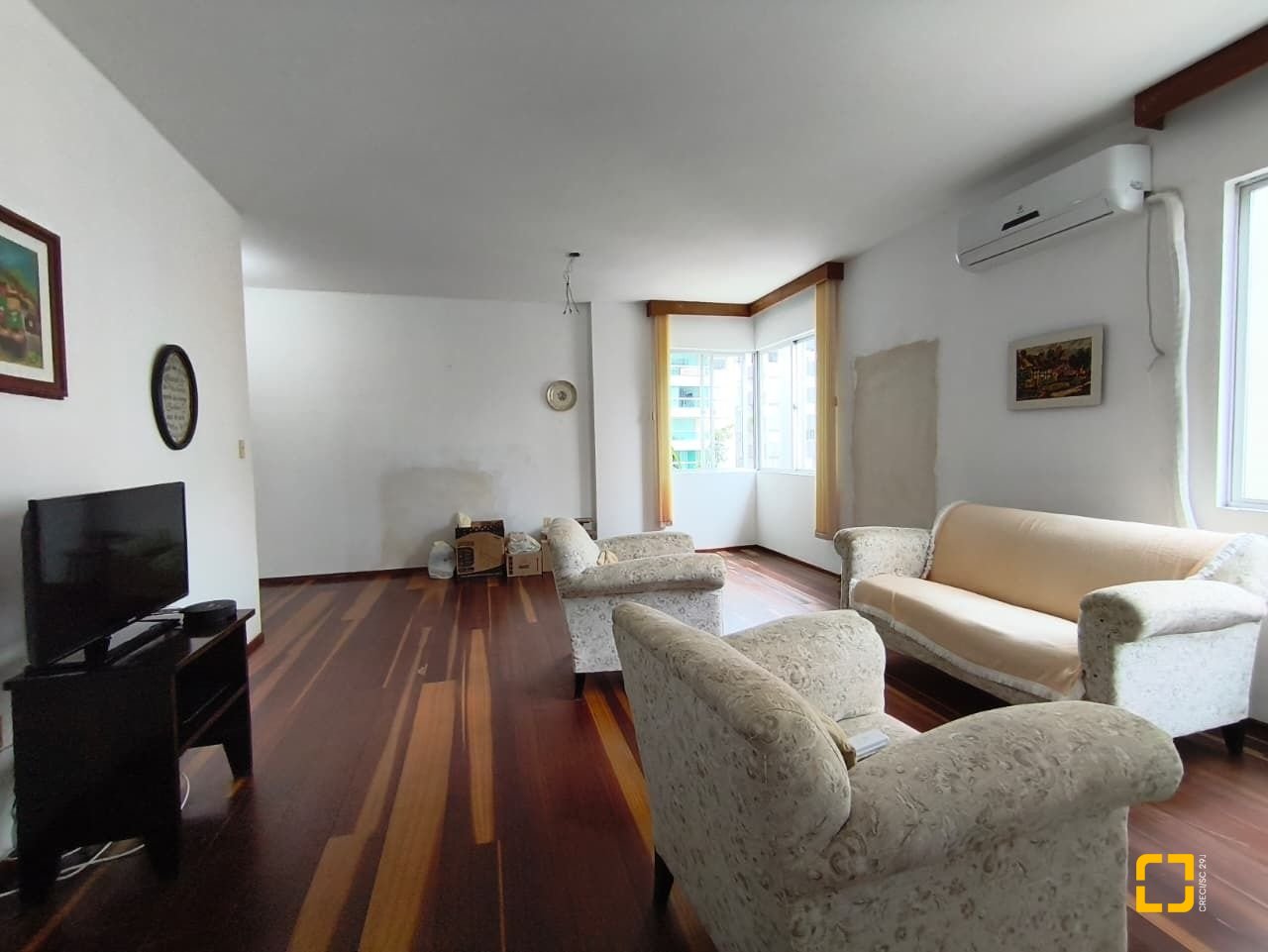 Apartamento com 92m², 3 quartos (sendo 1 suíte), 1 garagem, no bairro Centro em Florianópolis