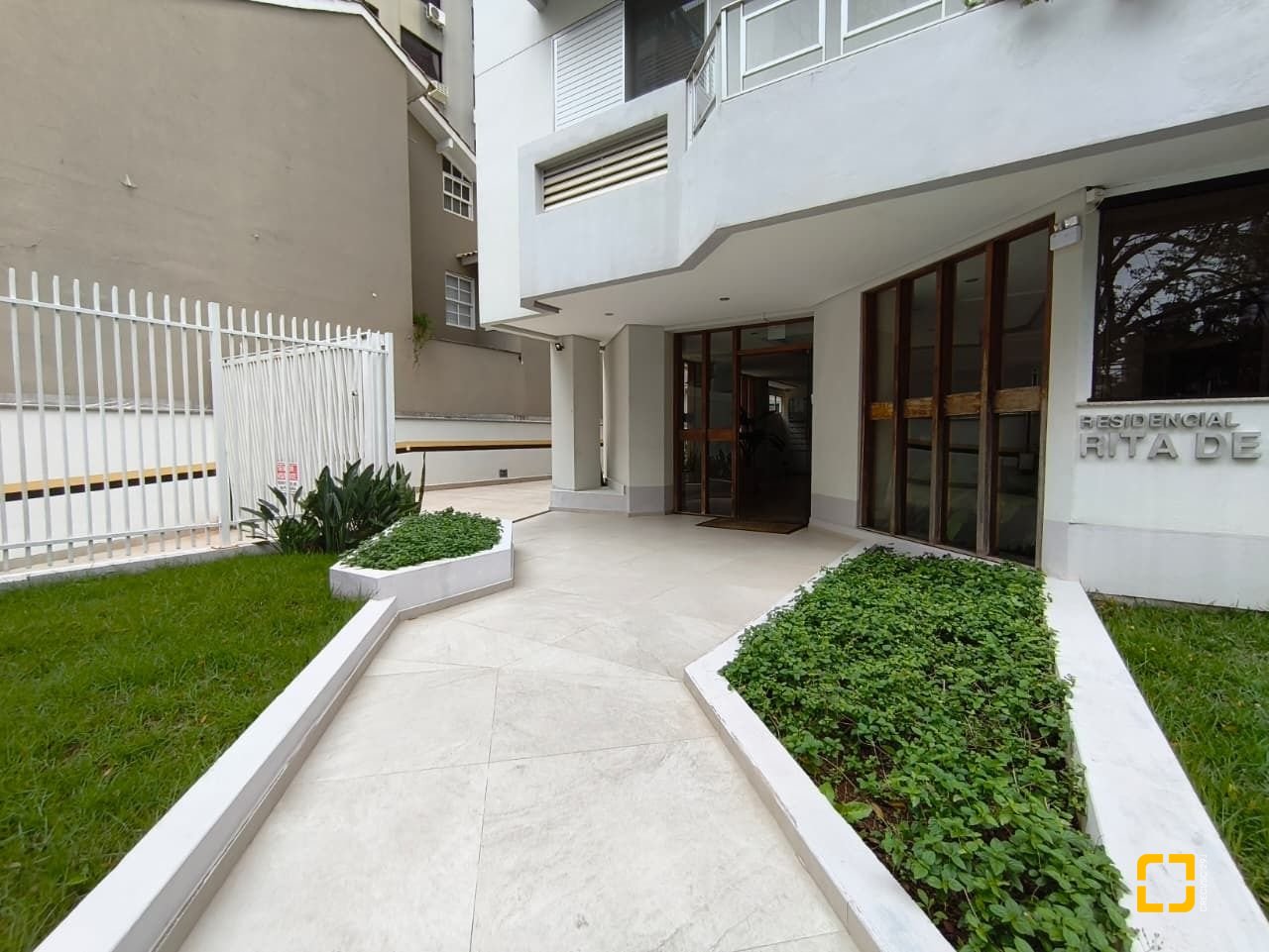 Apartamento com 92m², 3 quartos (sendo 1 suíte), 1 garagem, no bairro Centro em Florianópolis
