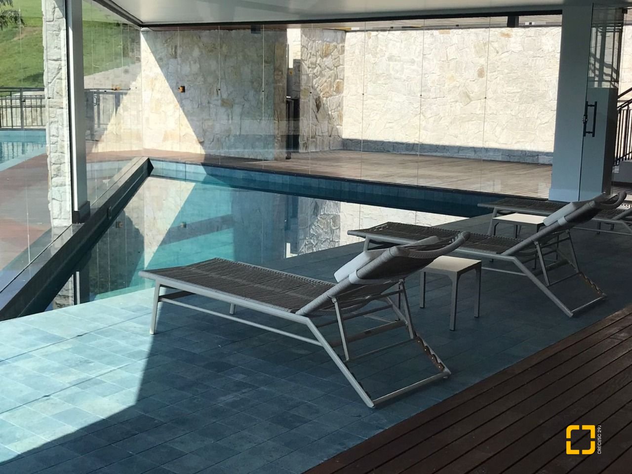 Apartamento com 134m², 6 quartos (sendo 3 suítes), 3 garagens, no bairro João Paulo em Florianópolis