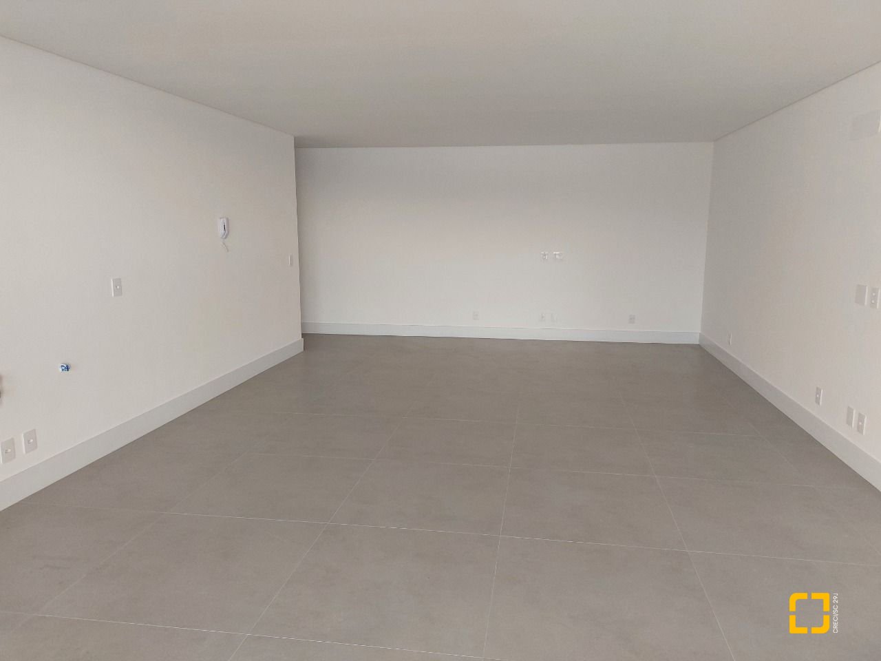 Apartamento com 134m², 6 quartos (sendo 3 suítes), 3 garagens, no bairro João Paulo em Florianópolis