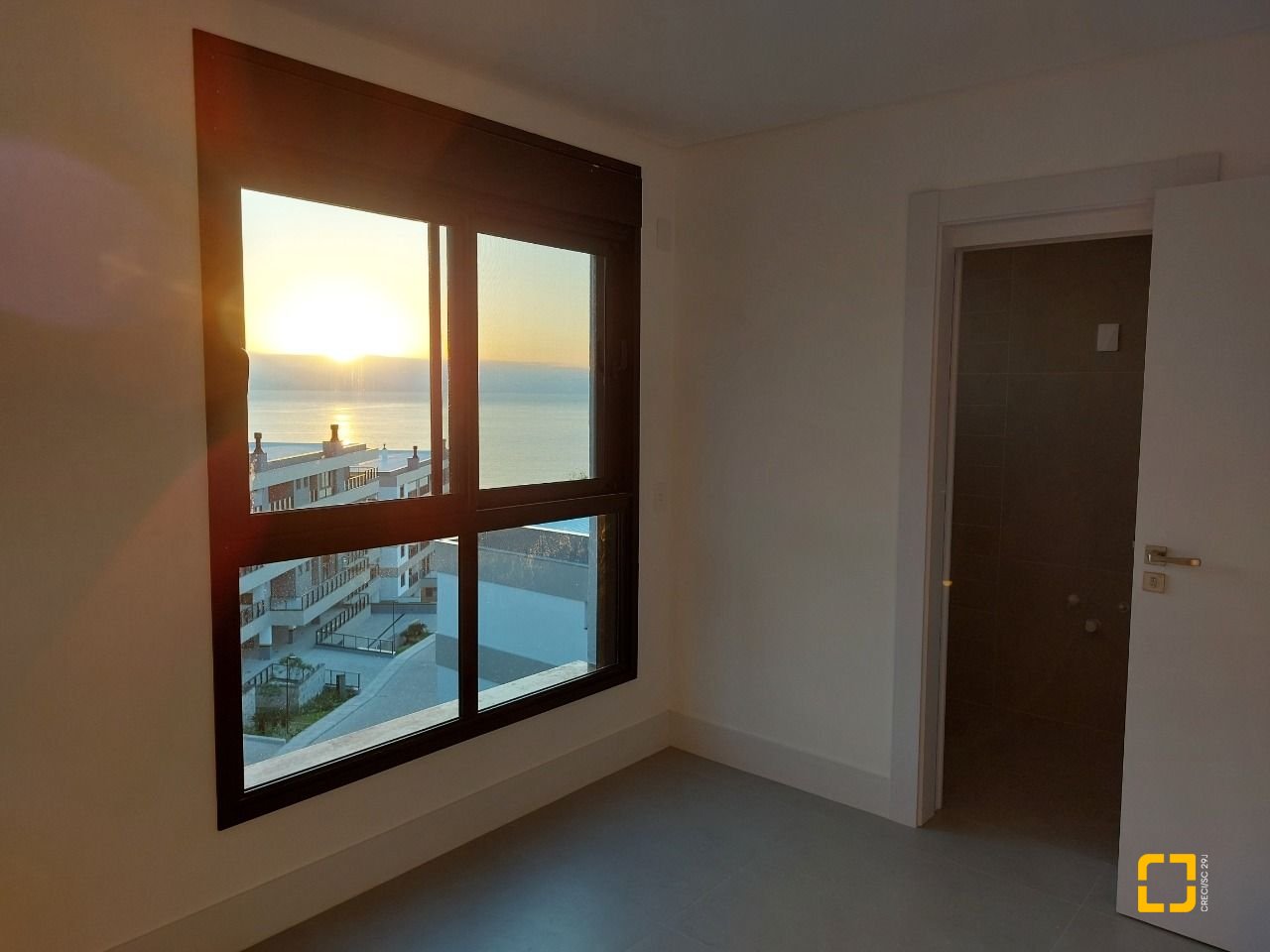 Apartamento com 134m², 6 quartos (sendo 3 suítes), 3 garagens, no bairro João Paulo em Florianópolis