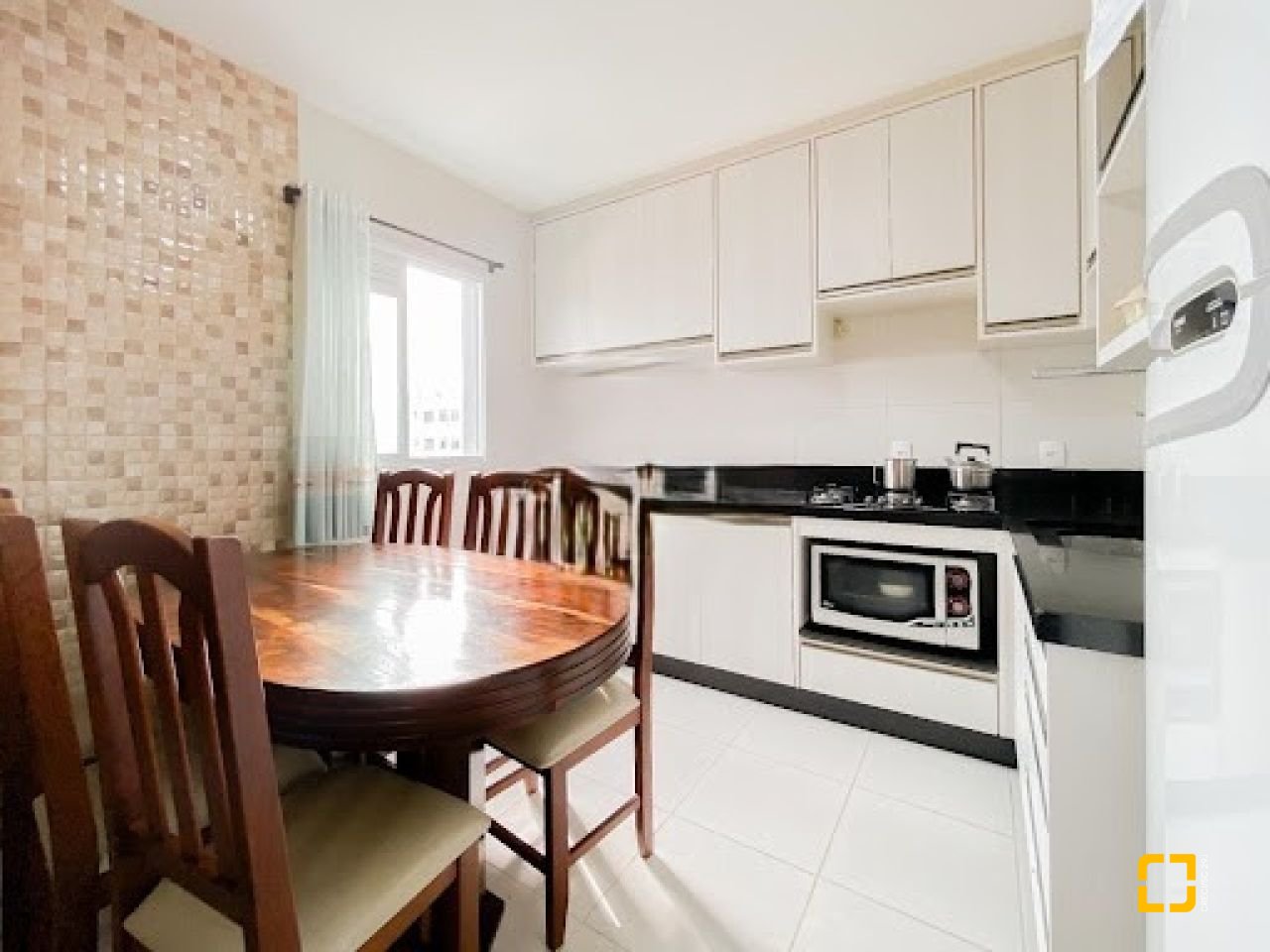 Apartamento com 59m², 2 quartos, 1 garagem, no bairro Serraria em São José