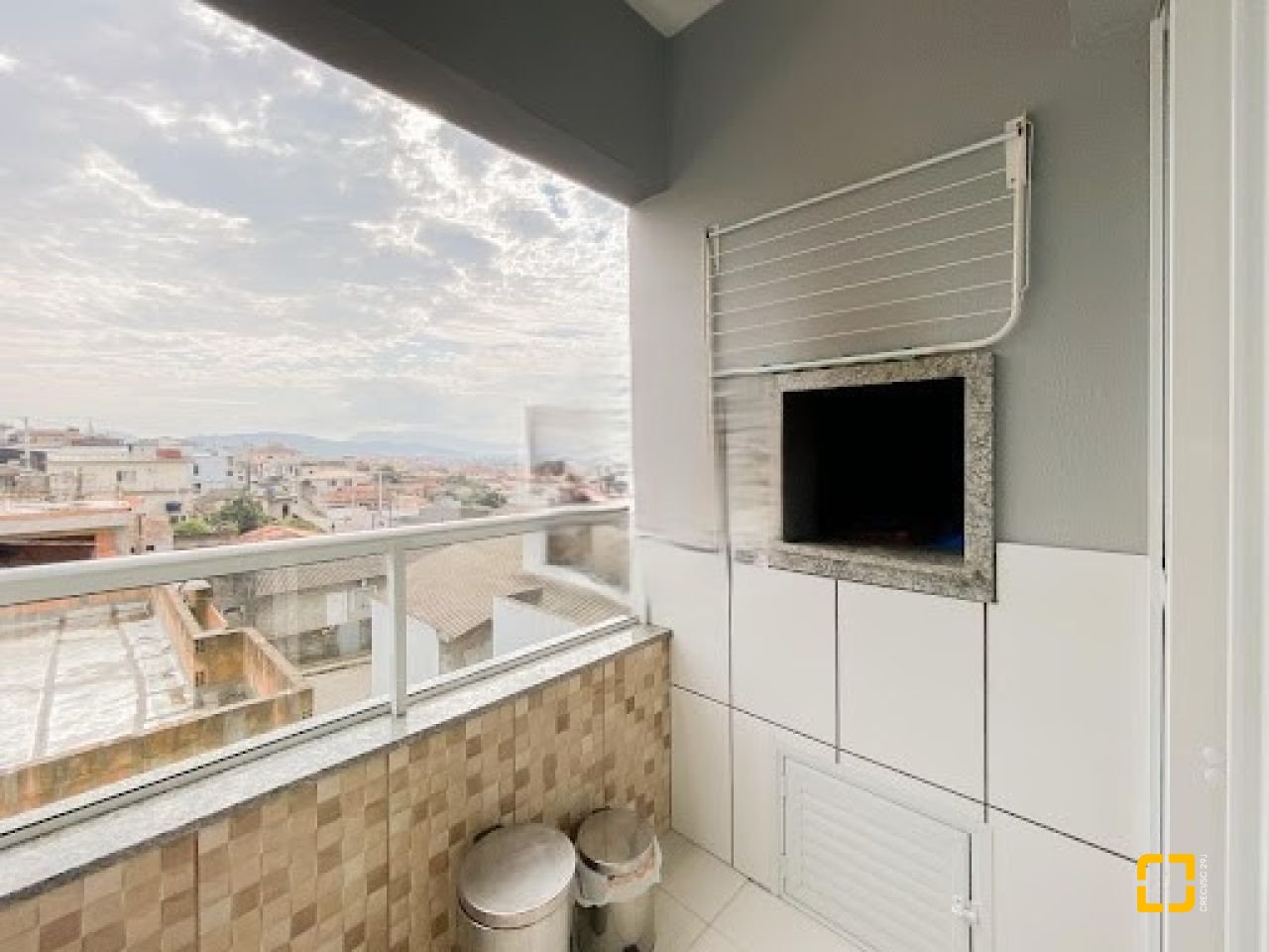 Apartamento com 59m², 2 quartos, 1 garagem, no bairro Serraria em São José