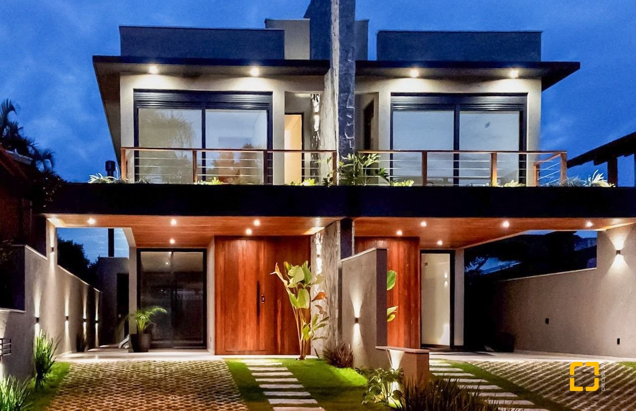Casa com 164m², 4 quartos (sendo 1 suíte), 2 garagens, no bairro Pântano do Sul em Florianópolis