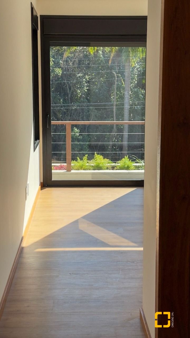Casa com 164m², 4 quartos (sendo 1 suíte), 2 garagens, no bairro Pântano do Sul em Florianópolis