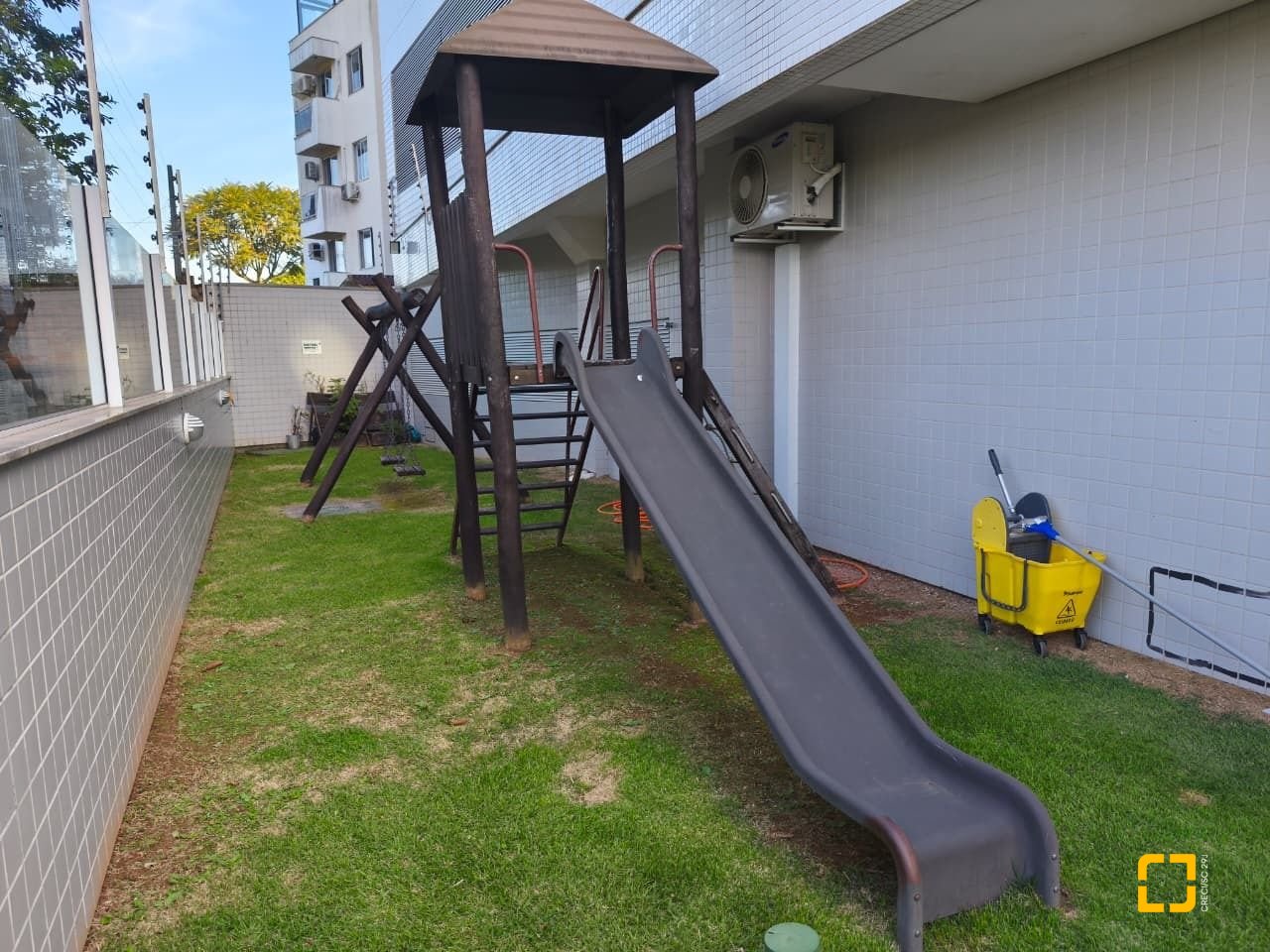 Apartamento com 65m², 3 quartos (sendo 1 suíte), 1 garagem, no bairro Trindade em Florianópolis