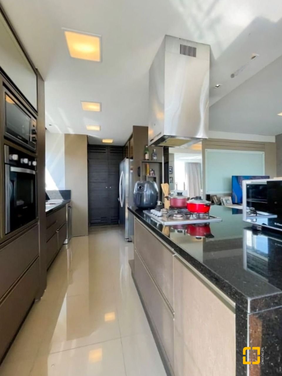 Cobertura com 178m², 5 quartos (sendo 2 suítes), 2 garagens, no bairro Monte Verde em Florianópolis