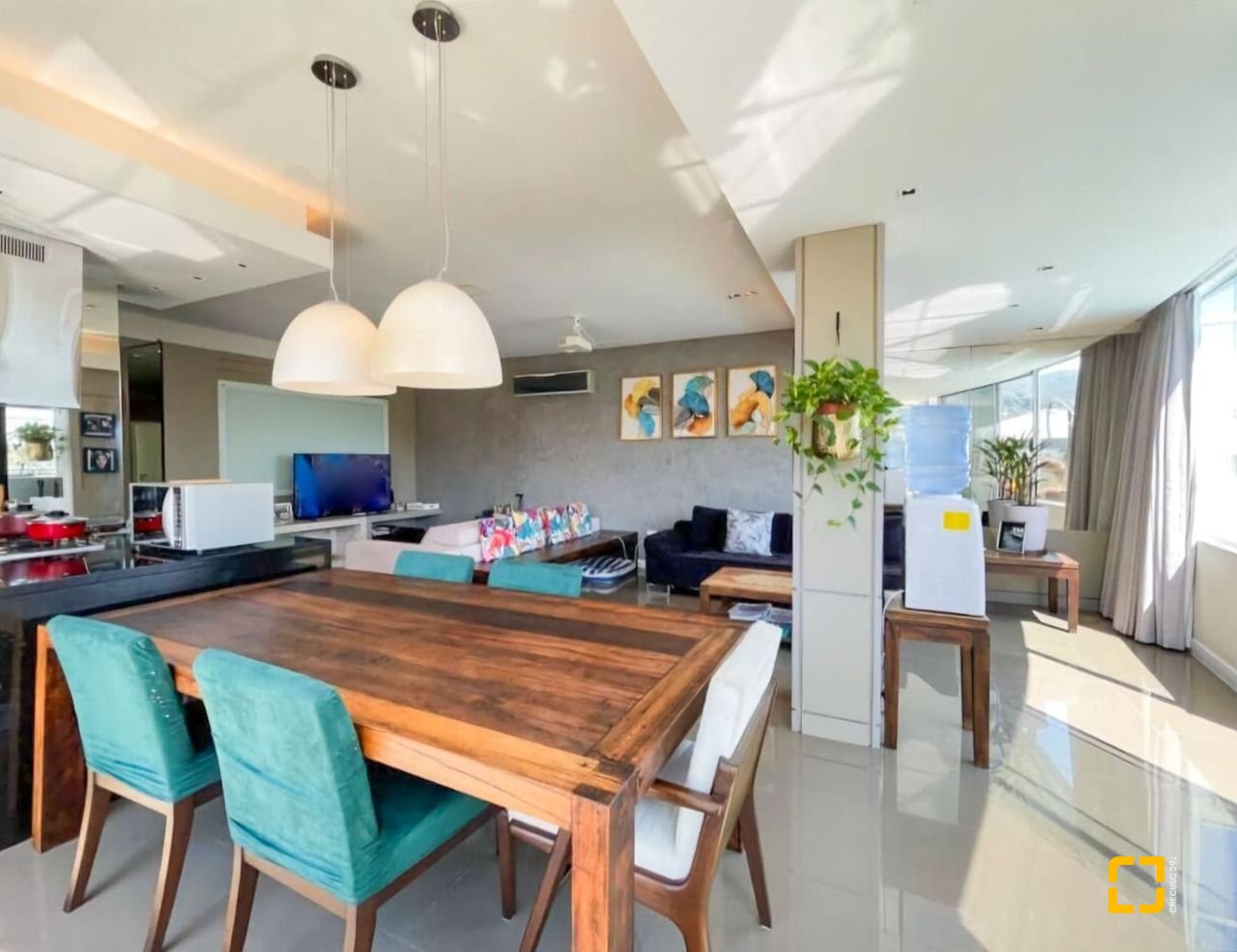 Cobertura com 178m², 5 quartos (sendo 2 suítes), 2 garagens, no bairro Monte Verde em Florianópolis