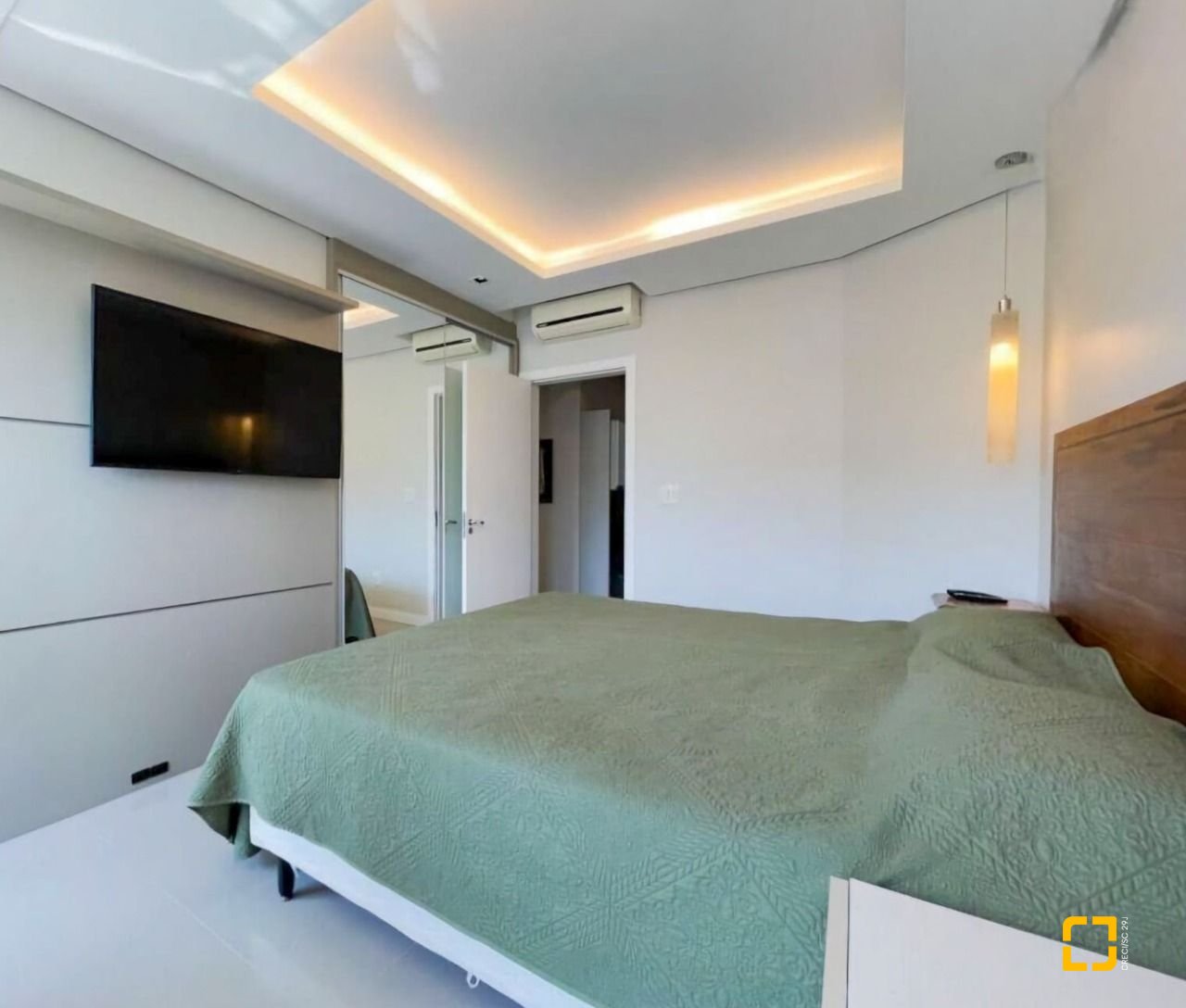 Cobertura com 178m², 5 quartos (sendo 2 suítes), 2 garagens, no bairro Monte Verde em Florianópolis