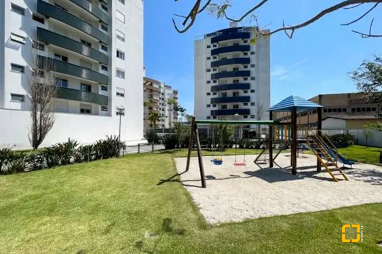 Cobertura com 178m², 5 quartos (sendo 2 suítes), 2 garagens, no bairro Monte Verde em Florianópolis