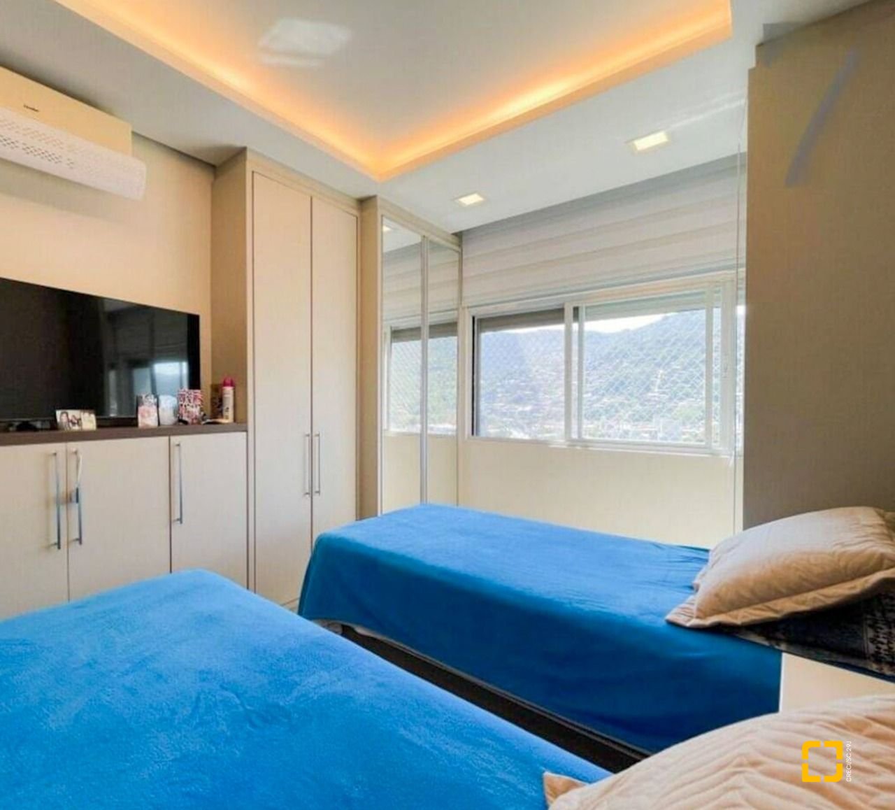 Cobertura com 178m², 5 quartos (sendo 2 suítes), 2 garagens, no bairro Monte Verde em Florianópolis