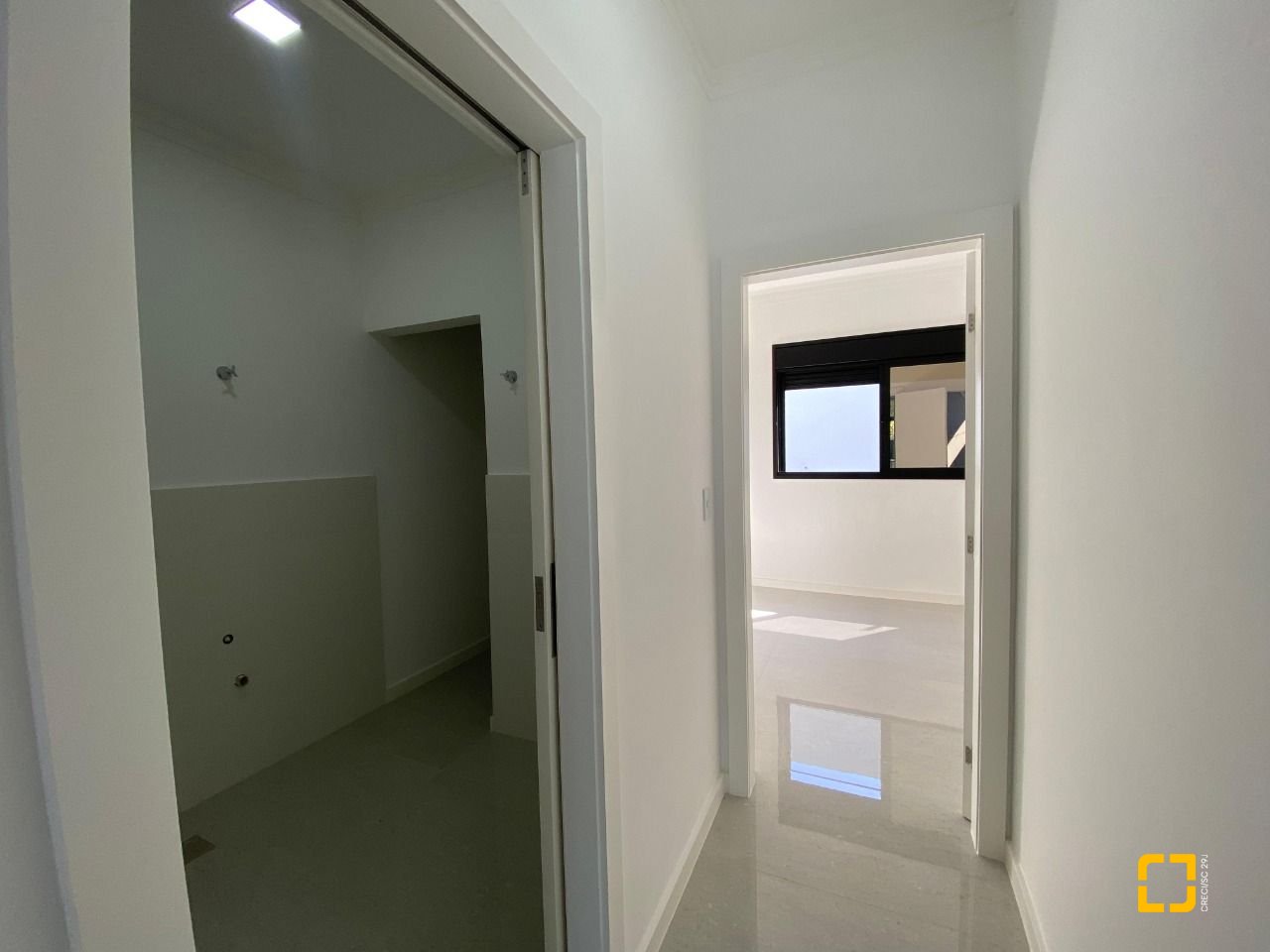 Casa com 300m², 4 quartos (sendo 2 suítes), 2 garagens, no bairro Praia do Sonho (Ens Brito) em Palhoça