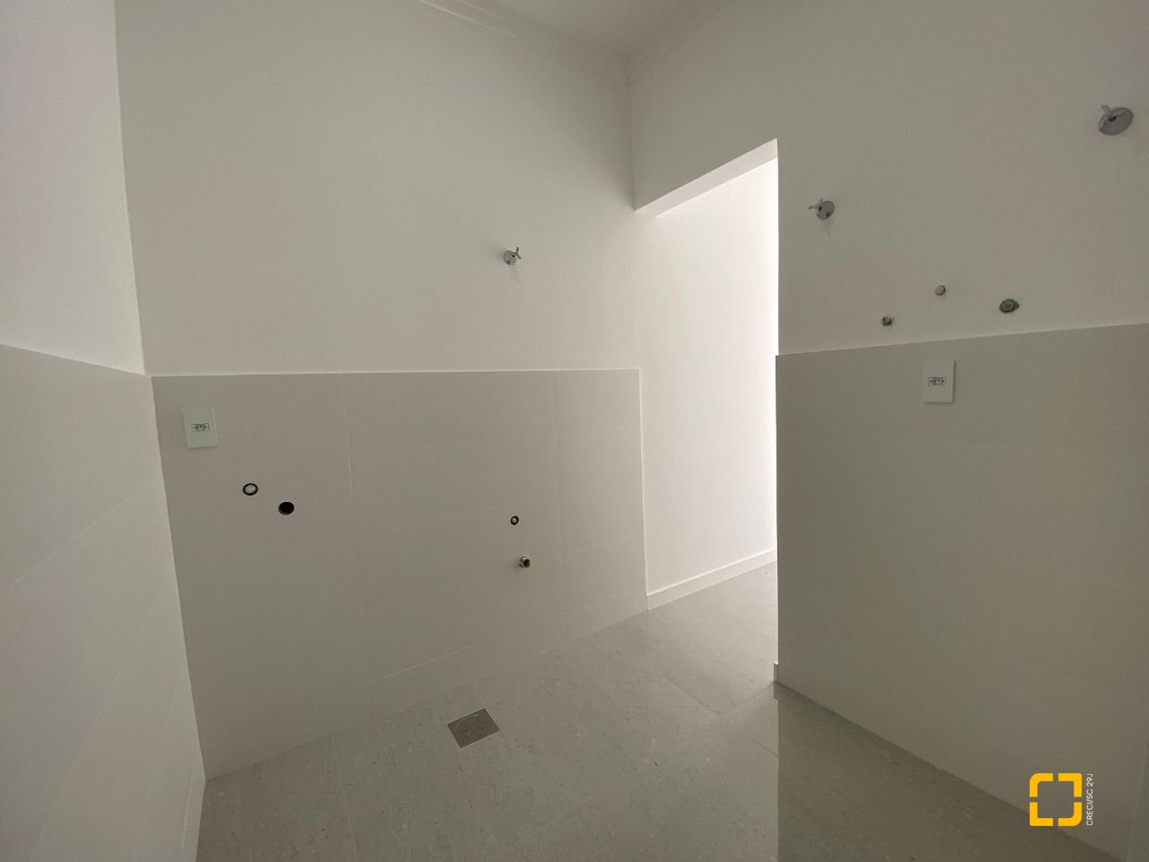 Casa com 300m², 4 quartos (sendo 2 suítes), 2 garagens, no bairro Praia do Sonho (Ens Brito) em Palhoça