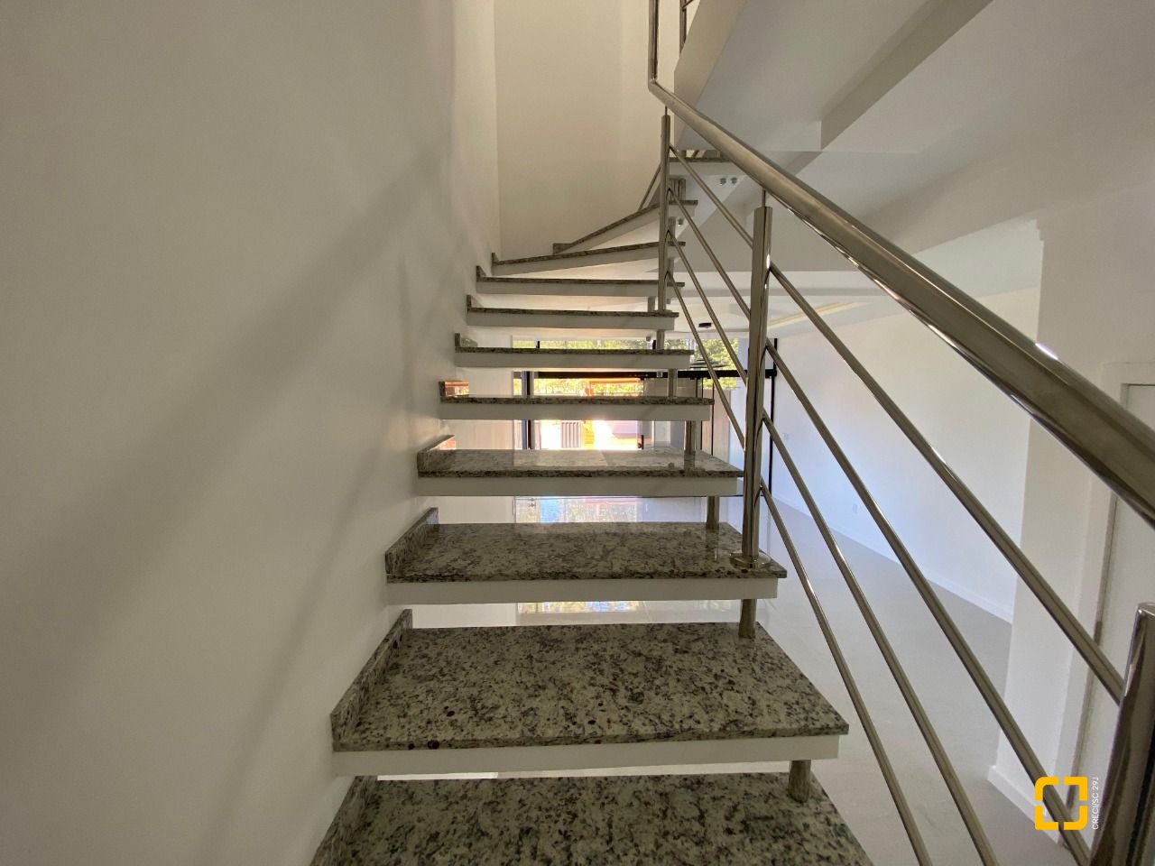 Casa com 300m², 4 quartos (sendo 2 suítes), 2 garagens, no bairro Praia do Sonho (Ens Brito) em Palhoça