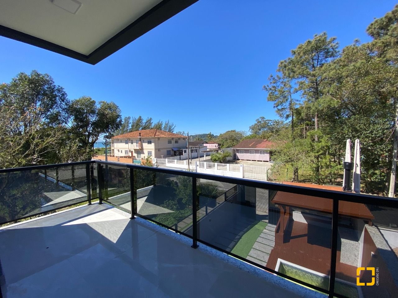 Casa com 300m², 4 quartos (sendo 2 suítes), 2 garagens, no bairro Praia do Sonho (Ens Brito) em Palhoça